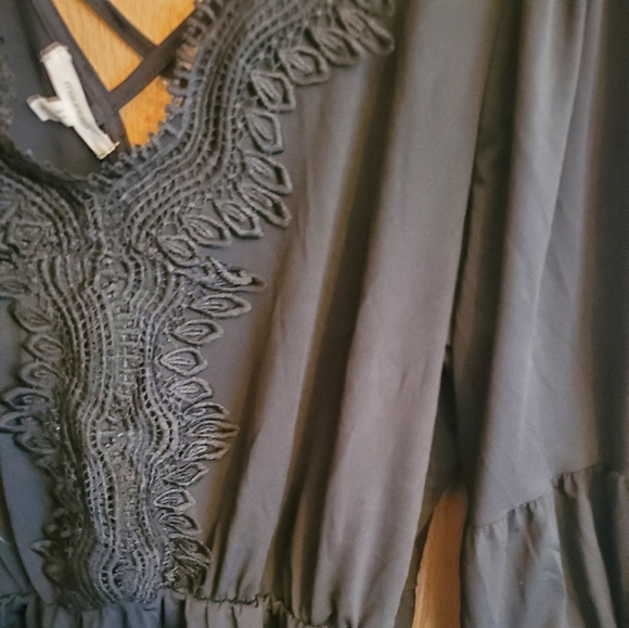 maurices womens  crochet jersey stretch top bell sleeve size Large black - Picture 4 of 4